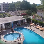 Atalaya Bosque Апартаменти *